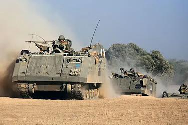 সর্বাত্মক যুদ্ধের আশঙ্কায় দেশের চারদিকে সেনা মোতায়েন করছে ইসরায়েল