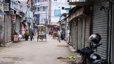 গোপালগঞ্জে আজ রাত ৮টা পর্যন্ত কারফিউ শিথিল