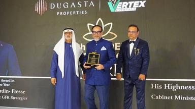 আমিরাতের গোল্ডেন এক্সিলেন্স সম্মাননা পেয়েছেন বাংলাদেশি মালিকানাধীন সুগন্ধি কোম্পানির সিইও মাহতাবুর