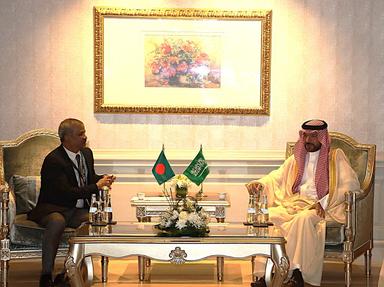 বাংলাদেশ থেকে সৌদি আরবে আরও দক্ষ কর্মী নিয়োগের আহ্বান উপদেষ্টা আসিফ নজরুলের