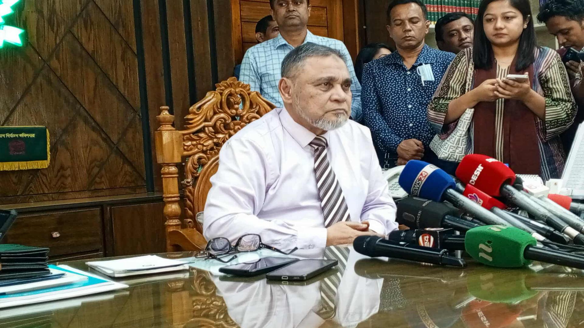 ভোটের তারিখ বা সম্ভাব্য সময় নিয়ে প্রধান উপদেষ্টার সঙ্গে আলোচনা হয়নি: সিইসি