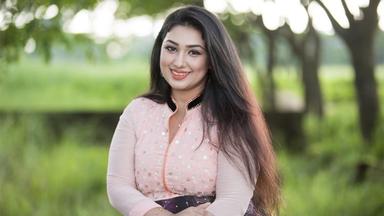 আদালতে আত্মসমর্পণ করে জামিন পেয়েছেন অপু বিশ্বাস