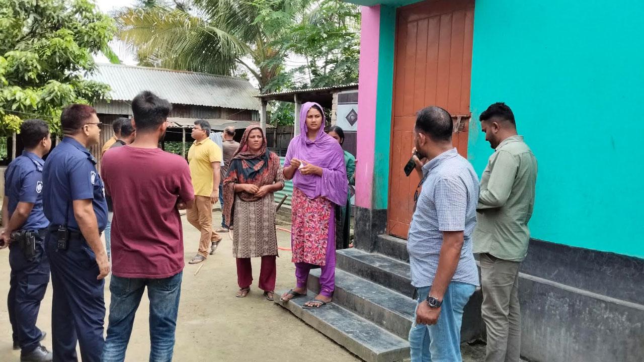 প্রবাসীর বাড়িতে হামলা, ২ জন গুলিবিদ্ধ