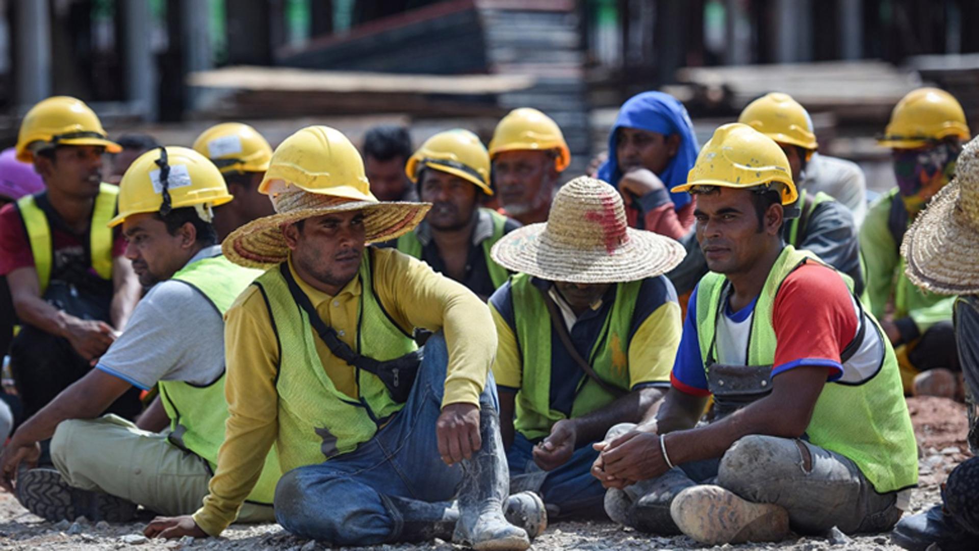 চাকরি প্রতারণা: মালয়েশীয় কোম্পানি ও সরকারি দপ্তরের বিরুদ্ধে ৩৩ বাংলাদেশির ক্ষতিপূরণ মামলা