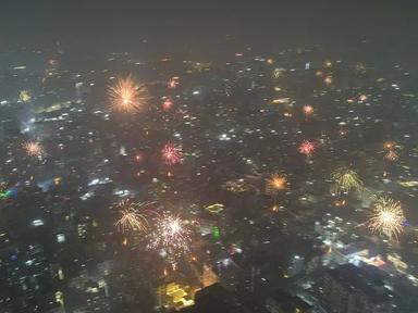 বিধিনিষেধের মধ্যেই উচ্ছ্বাস-উল্লাস ও আতশবাজিতে ঢাকায় বর্ষবরণ