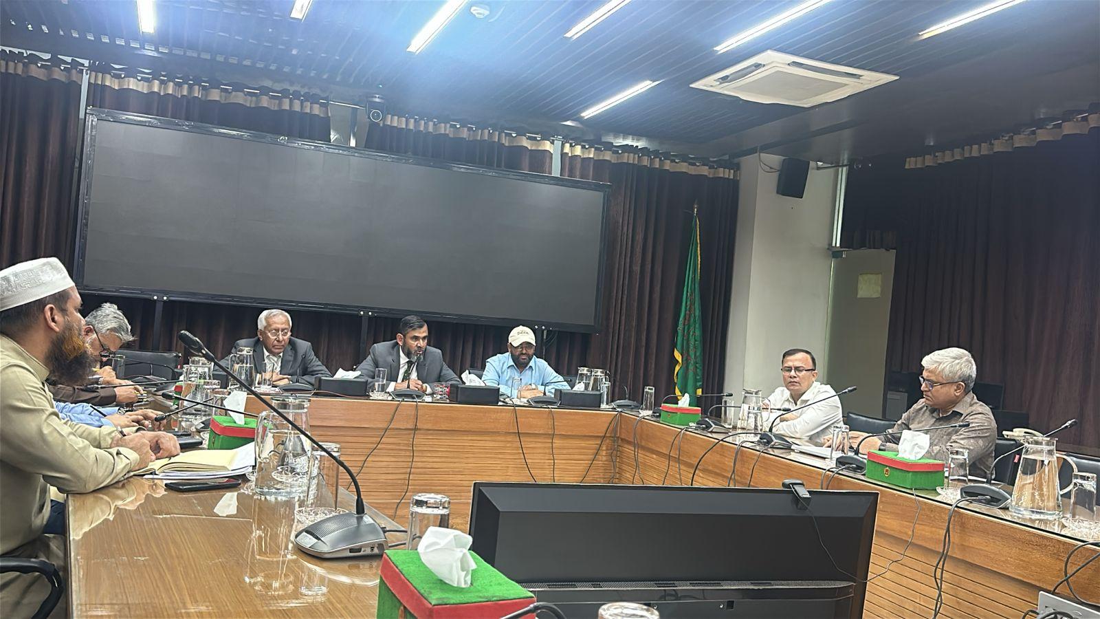 পোস্টাল ব্যালটে প্রবাসীদের ভোট গ্রহণ বড় চ্যালেঞ্জ: ইসি সানাউল্লাহ