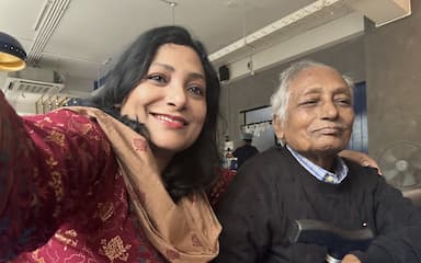 আব্বু এর বেশি ভালোবাসা যায় না