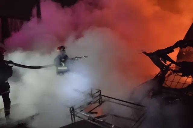 চট্টগ্রামে ৯ ঘণ্টা পর নিভেছে তেলের গুদামসহ ১০ ব্যবসাপ্রতিষ্ঠানে লাগা আগুন