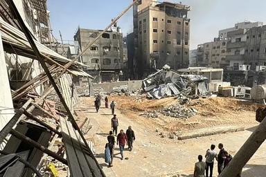 গাজার উত্তর-দক্ষিণাঞ্চলে ঢুকে পড়েছে ইসরায়েলি ট্যাংক, নিহত ৪২