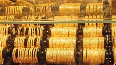 বাংলাদেশে এক সপ্তাহের ব্যবধানে সোনার দাম আবারও কমেছে