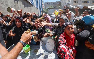 তিন মাস পর গাজায় প্রবেশ করল ত্রাণবাহী ট্রাক