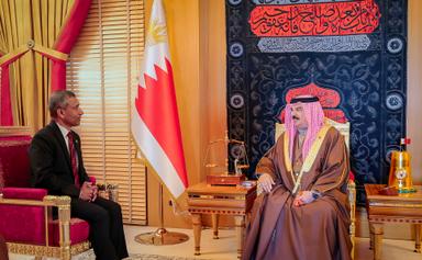 বাহরাইনের রাজার কাছে বাংলাদেশের রাষ্ট্রদূতের পরিচয়পত্র পেশ