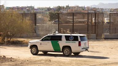 যুক্তরাষ্ট্রে প্রায় ১ হাজার অভিবাসী গ্রেপ্তার: স্কুলে যেতে ভয় পাচ্ছে শিশুরা