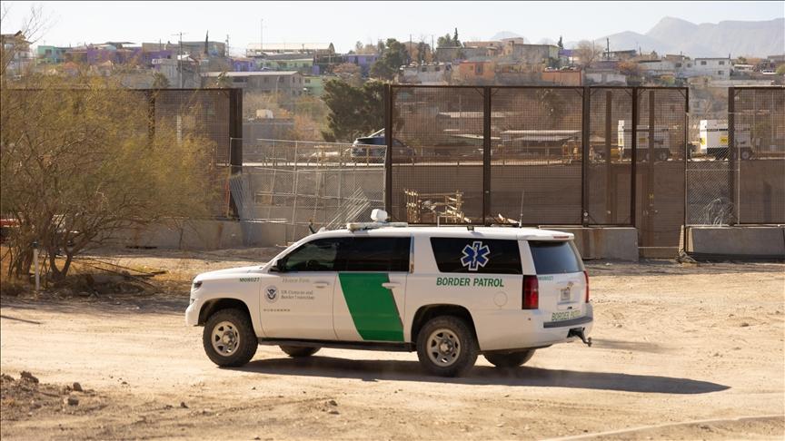 যুক্তরাষ্ট্রে প্রায় ১ হাজার অভিবাসী গ্রেপ্তার: স্কুলে যেতে ভয় পাচ্ছে শিশুরা