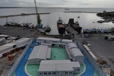 অভিবাসন প্রত্যাশীদের আলবেনিয়া পাঠাচ্ছে ইতালি