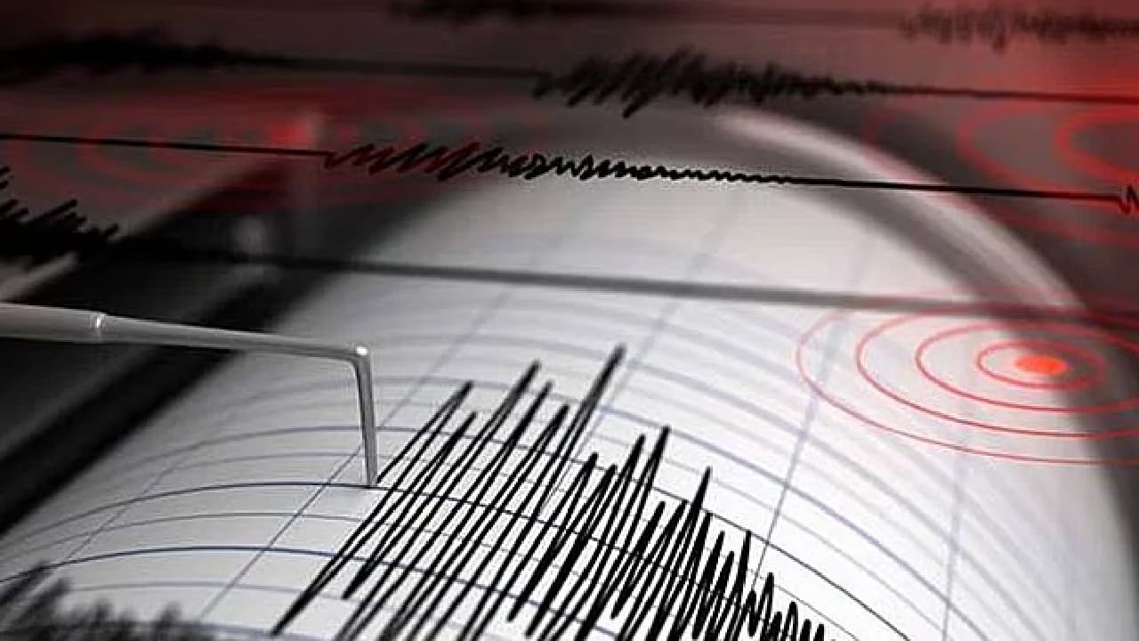 ভোররাতে ভূমিকম্পে কাঁপল দেশ