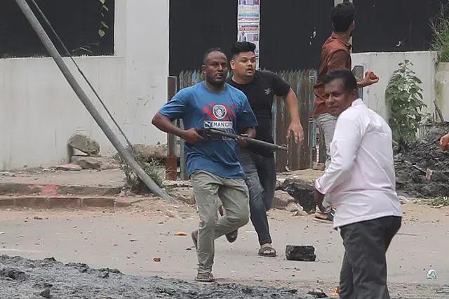 চট্টগ্রামে ২৮ গুলি ছোড়া যুবলীগ কর্মীর রিমান্ড