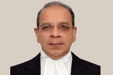 সুপ্রিম কোর্টে নজিরবিহীন ঘটনা ও জেলা আদালতে অনাকাঙ্ক্ষিত পরিস্থিতিতে প্রধান বিচারপতির উদ্বেগ