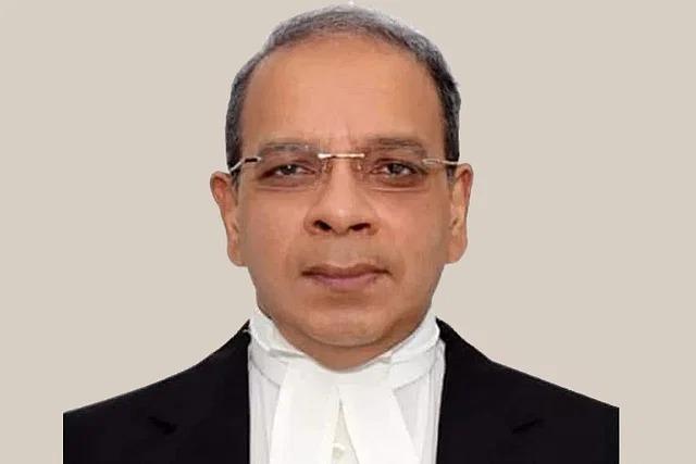 সুপ্রিম কোর্টে নজিরবিহীন ঘটনা ও জেলা আদালতে অনাকাঙ্ক্ষিত পরিস্থিতিতে প্রধান বিচারপতির উদ্বেগ