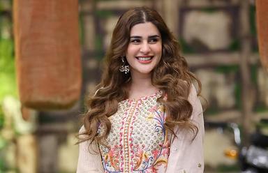 সৌদি আরবে বিয়ে করলেন পাকিস্তানি অভিনেত্রী কুবরা খান