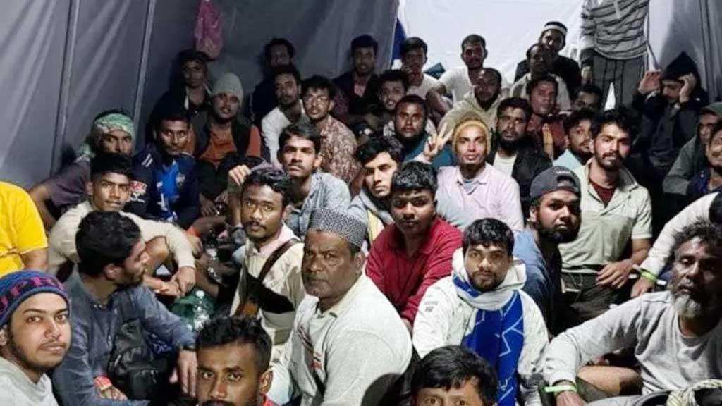 বাংলাদেশিসহ ইতালির বন্দরে আটক অভিবাসীবাহী জাহাজ