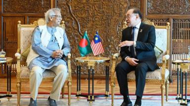 মালয়েশিয়ার প্রধানমন্ত্রীর সঙ্গে প্রধান উপদেষ্টার বৈঠক