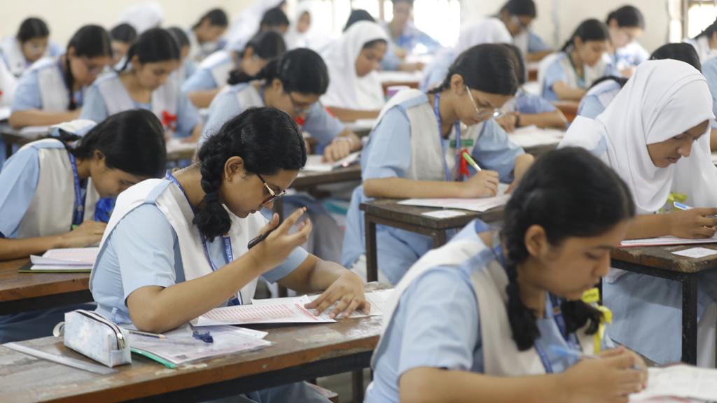 এসএসসি পরীক্ষা শুরু, এবার মোট পরীক্ষার্থী ১৯ লাখ