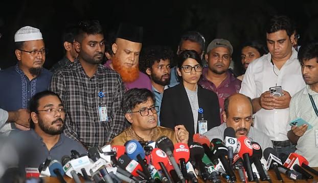 প্রধান উপদেষ্টা মনে করেন, আওয়ামী লীগ নিষিদ্ধ করার সঙ্গে সঙ্গে যুদ্ধাবস্থা তৈরি হয়েছে: প্রেস সচিব