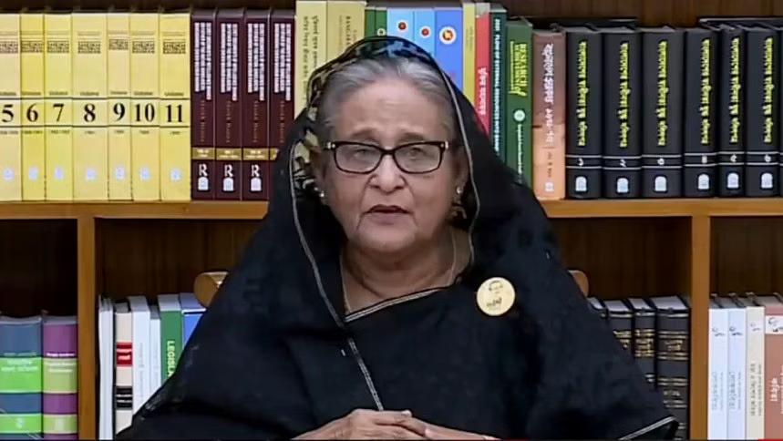 ‘গৃহযুদ্ধের ষড়যন্ত্রের’ অভিযোগে শেখ হাসিনাসহ ৭৩ জনের বিরুদ্ধে রাষ্ট্রদ্রোহ মামলা