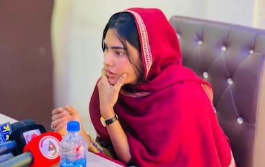 নীরব শক্তি থেকে নির্বাচনী ময়দানের আলোচিত এক নাম সিমি কিবরিয়া