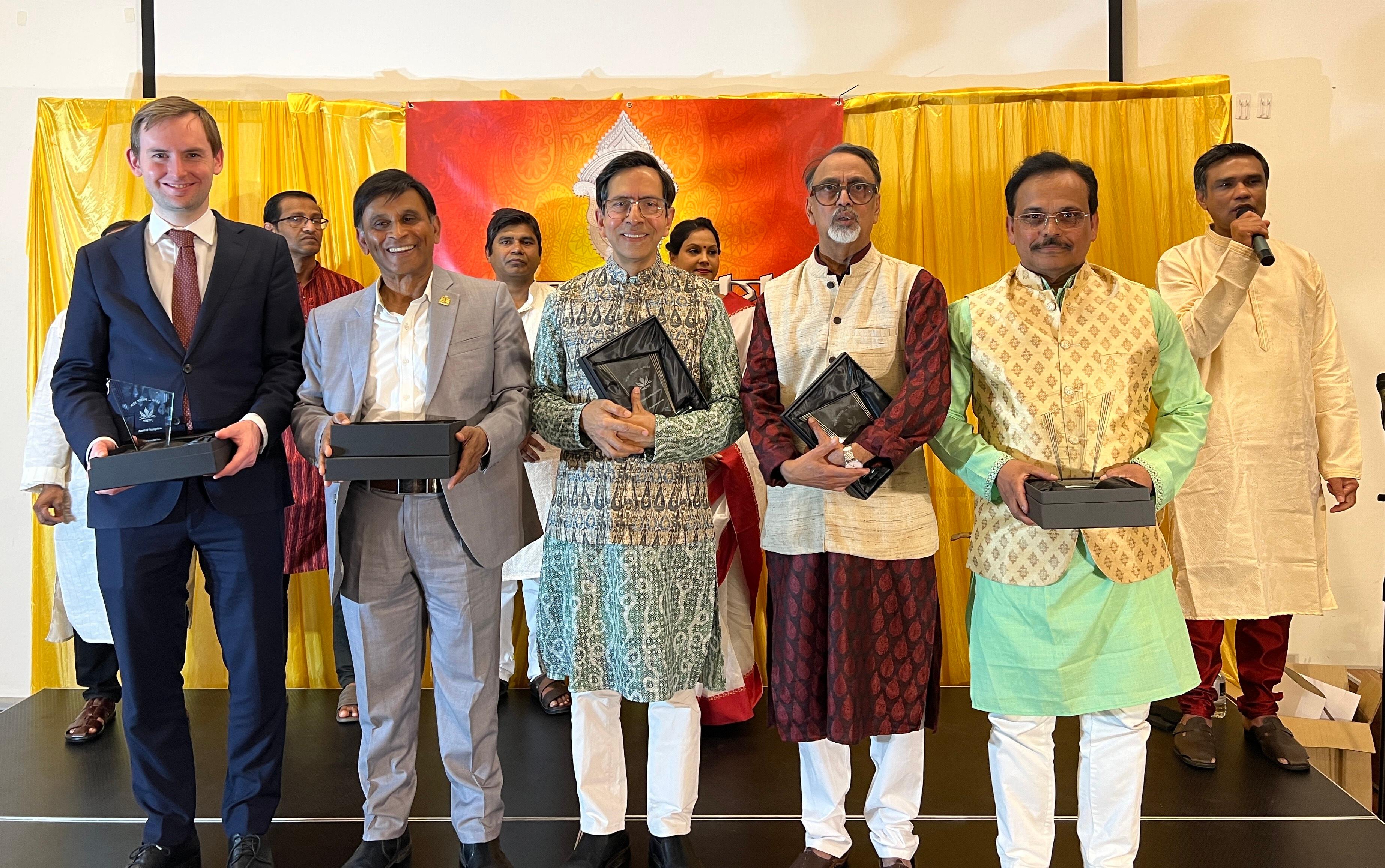 সিডনিতে ৪ গুণীজনকে শারদ সম্মাননা প্রদান