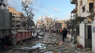 ইরানের ক্ষেপণাস্ত্র হামলায় তেল আবিবে আতঙ্ক, বিশৃঙ্খলা