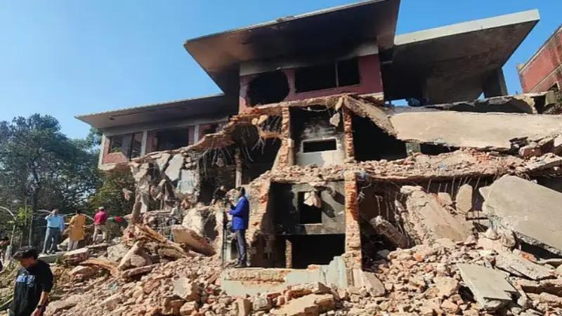 ধানমন্ডির ৩২ নম্বরের বাড়ি ধ্বংসের ঘটনার নিন্দা ও বিচার দাবি ২৬ বিশিষ্ট নাগরিকের