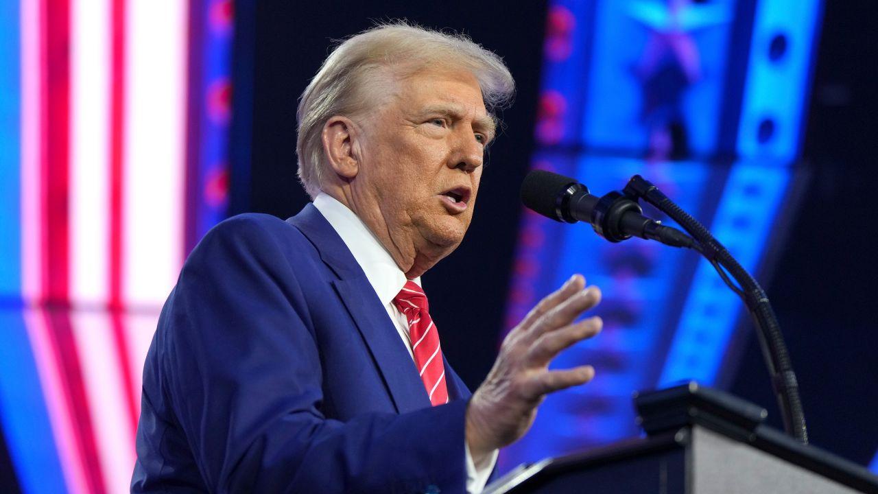 কানাডা ও মেক্সিকোর পণ্যে শুল্ক আরোপ সাময়িক স্থগিত করেছেন ট্রাম্প