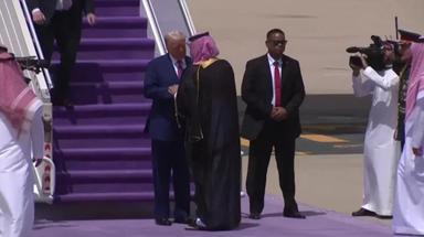 সৌদি আরব পৌঁছেছেন ডোনাল্ড ট্রাম্প