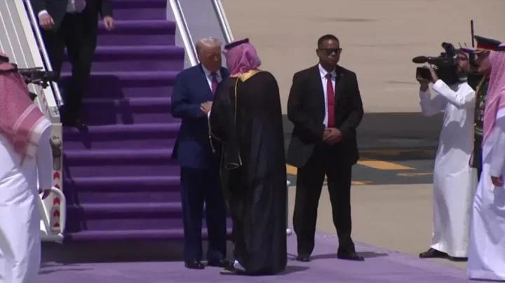 সৌদি আরব পৌঁছেছেন ডোনাল্ড ট্রাম্প