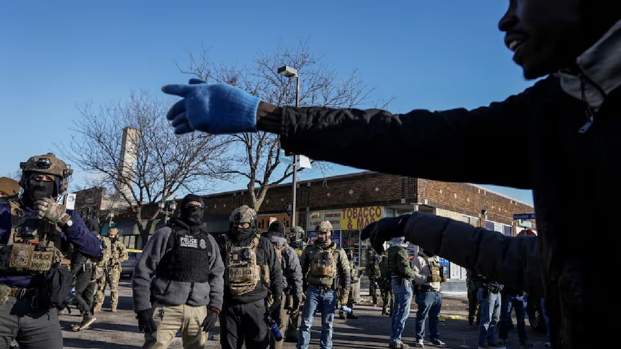 আমেরিকার মিনিয়াপলিসে আইসিই এজেন্টদের গুলিতে ১ জন নিহত