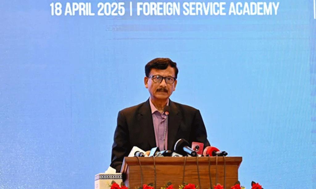 প্রবাসীদের উন্নত সেবা নিশ্চিতে বাংলাদেশ মিশনগুলোতে জনবল বাড়াবে সরকার: পররাষ্ট্র উপদেষ্টা