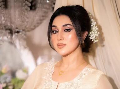 অপু বিশ্বাসকে কামরাঙ্গীরচরে রেস্তোরাঁ উদ্বোধনে বাধা