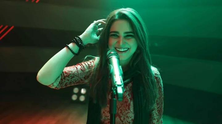 ঢাকায় আসছেন পাকিস্তানের জনপ্রিয় গায়িকা আইমা বেগ