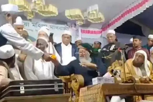 সিলেটে এক প্রবাসী নিলামে একটি কমলা কিনলেন ২ লাখ টাকায়