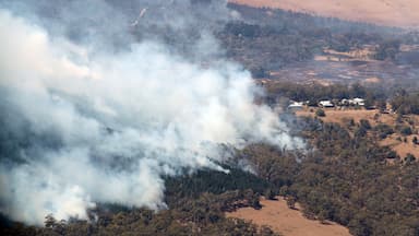 অস্ট্রেলিয়ার ভিক্টোরিয়া রাজ্যে ভয়াবহ দাবানলে নিহত ১, পুড়ে ছাই ৩০০ ঘর