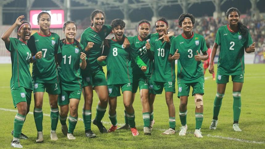 সাফ অনূর্ধ্ব-২০ নারী চ্যাম্পিয়নশিপ: দাপুটে জয়ে শিরোপা ধরে রাখল বাংলাদেশ