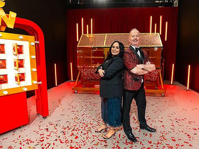 দুবাইয়ে ৫০ লাখ টাকা করে লটারি জিতেছেন ২ বাংলাদেশি