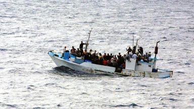 ইতালির উপকূলে নৌকা ডুবে নিহত ৬ অভিবাসনপ্রত্যাশী, নিখোঁজ ৪০