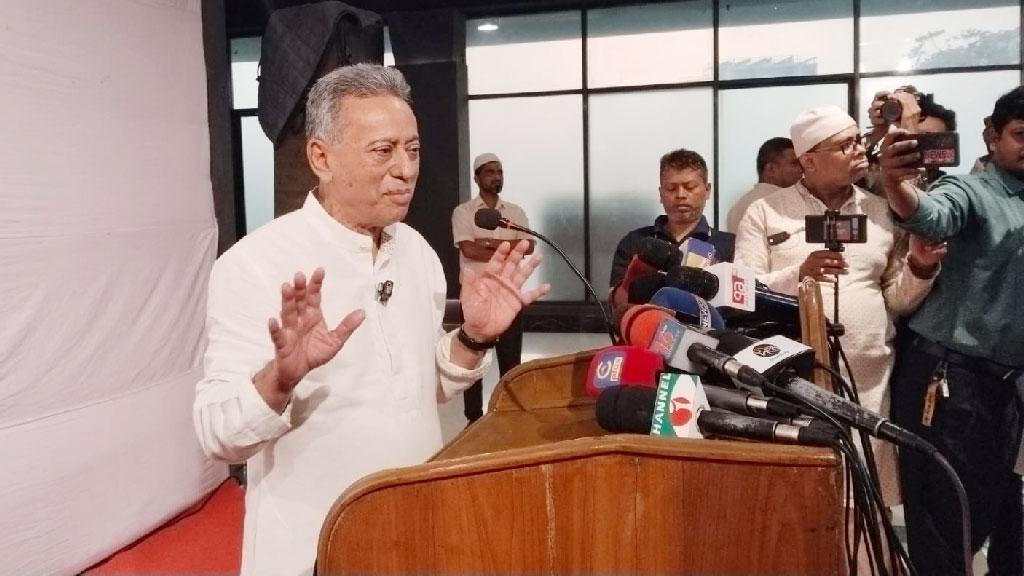 সরি, সংস্কার আপনাদের কাজ নয়: অন্তর্বর্তী সরকারকে বিএনপি নেতা আমীর খসরু