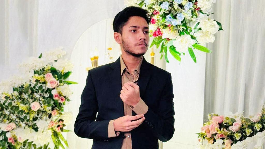 ২৪ ঘণ্টা পর ভেসে উঠল চবির আরেক শিক্ষার্থীর মরদেহ, এখনো নিখোঁজ অরিত্র