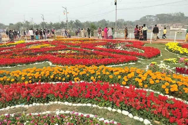 চট্টগ্রামে ফুল উৎসবে টিকিট বিক্রি করে আড়াই কোটি টাকা আয়