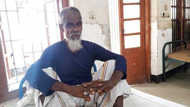 প্রবাসী ছেলের নির্যাতনে হাসপাতালে বাবা