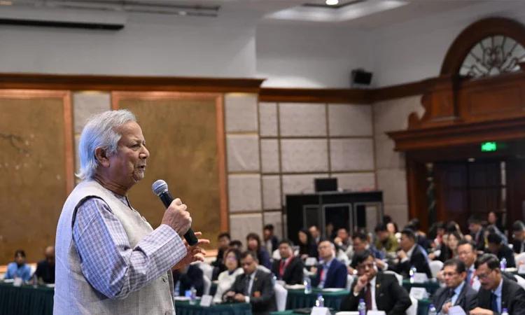 চীনা ব্যবসায়ীদের বাংলাদেশে কারখানা স্থানান্তরের আহ্বান প্রধান উপদেষ্টার